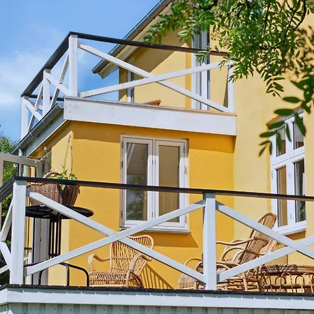 Beautiful Yellow Country By The Water Villa *